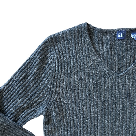 GAP Womens VTG Charcoal Gray Wool Ribbed V-Neck Sweater Sz L Capsule Minimalist - Picture 2 of 6